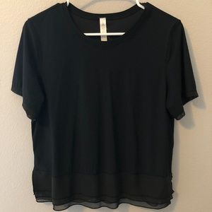 Lululemon Size 8 Stripe in Stride Short Sleeve